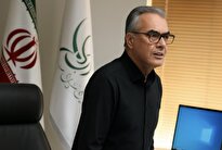 ببینید/ گل‌باران مدیر فرهنگ و ارشاد بوشهر برای حمایت از فستیوال کوچه