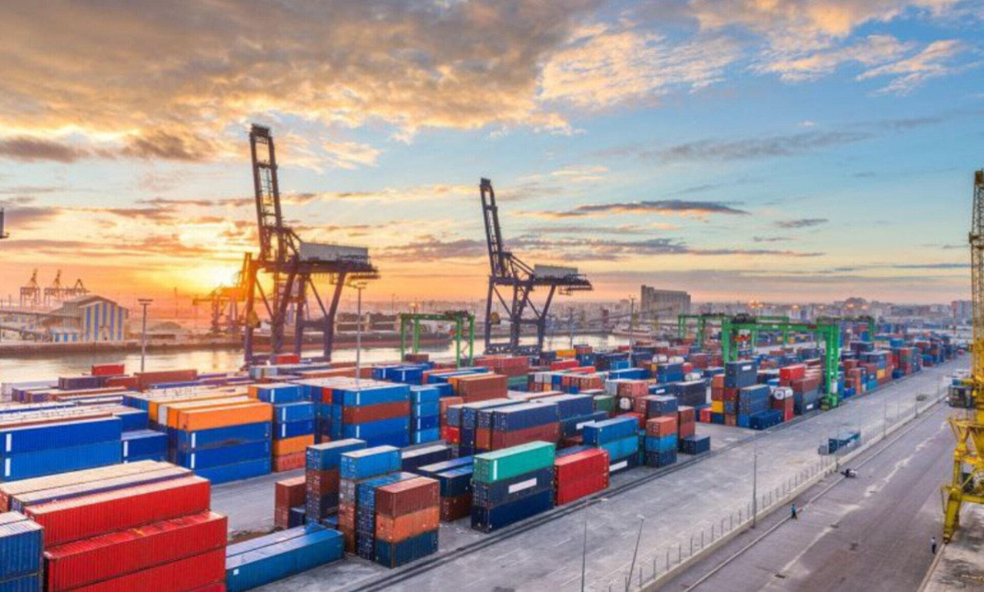 واردات خودرو و تلفن همراه مشمول دریافت ضمانت‌نامه بانکی است