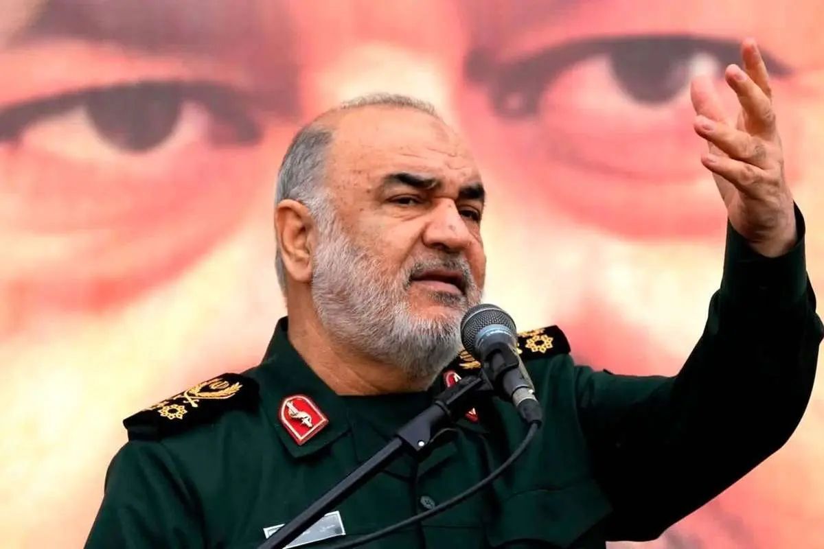 سرلشکر سلامی، فرمانده کل سپاه خطاب به ترامپ: آنچه در عربستان گفتید، ناشی از عدم شناخت ایران، یا یک عملیات فریبکارانه و یا هر دو بود/ شما آسمان خراش‌ها را به عنوان مظهر شکوه به رخ ما کشیدید؛ ما هرگز به ساختمان‌های بلند افتخار نمی‌کنیم