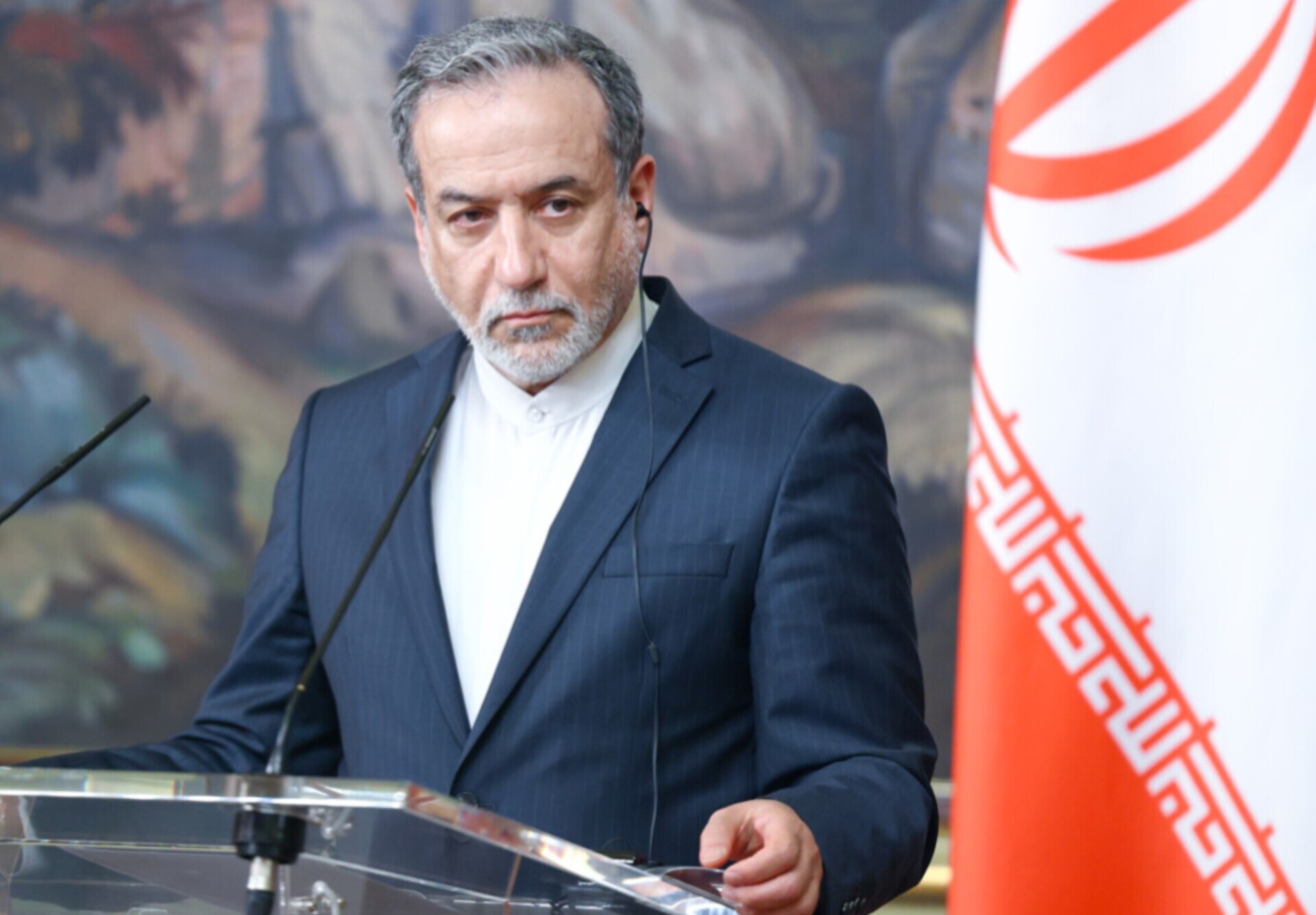عراقچی: هنوز هیچ پیامی را به صورت مکتوب از آمریکایی‌ها دریافت نکرده‌ایم؛ البته گفته‌اند که قرار است مطالبی را ارائه دهند