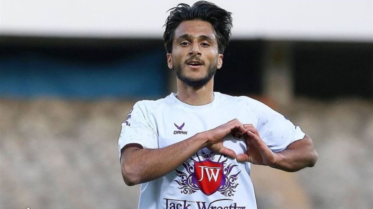 زننده گل فصل در لیست استقلال