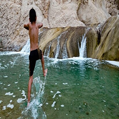 تصاویر: آب‌تنی در چشمه آبگرم سیاه‌کش