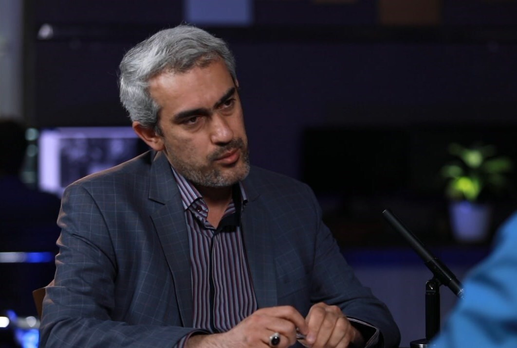 مدنی‌زاده، وزیرپیشنهادی اقتصاد: عاملی که باعث سوق دادن مردم به سوی بازار‌های طلا و ارز شده، بی ثباتی در اقتصاد است / اگر بخواهیم مردم در تولید داخلی سرمایه‌گذاری کنند باید جلوی بی ثباتی را گرفت تا اعتماد مردم جلب شود