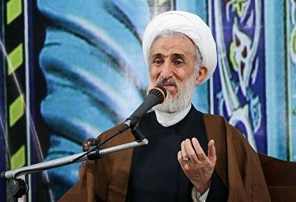 حامیان صدیقی: ماجراهای اخیر ایشان کار دشمن است و می‌خواهند یگانه پرچم‌دار حجاب و عفاف را تخریب کنند / حضرت آیت الله صدیقی!  از شما در خواست داریم قویی تر از قبل پشت تریبون نماز جمعه حاضر شوید