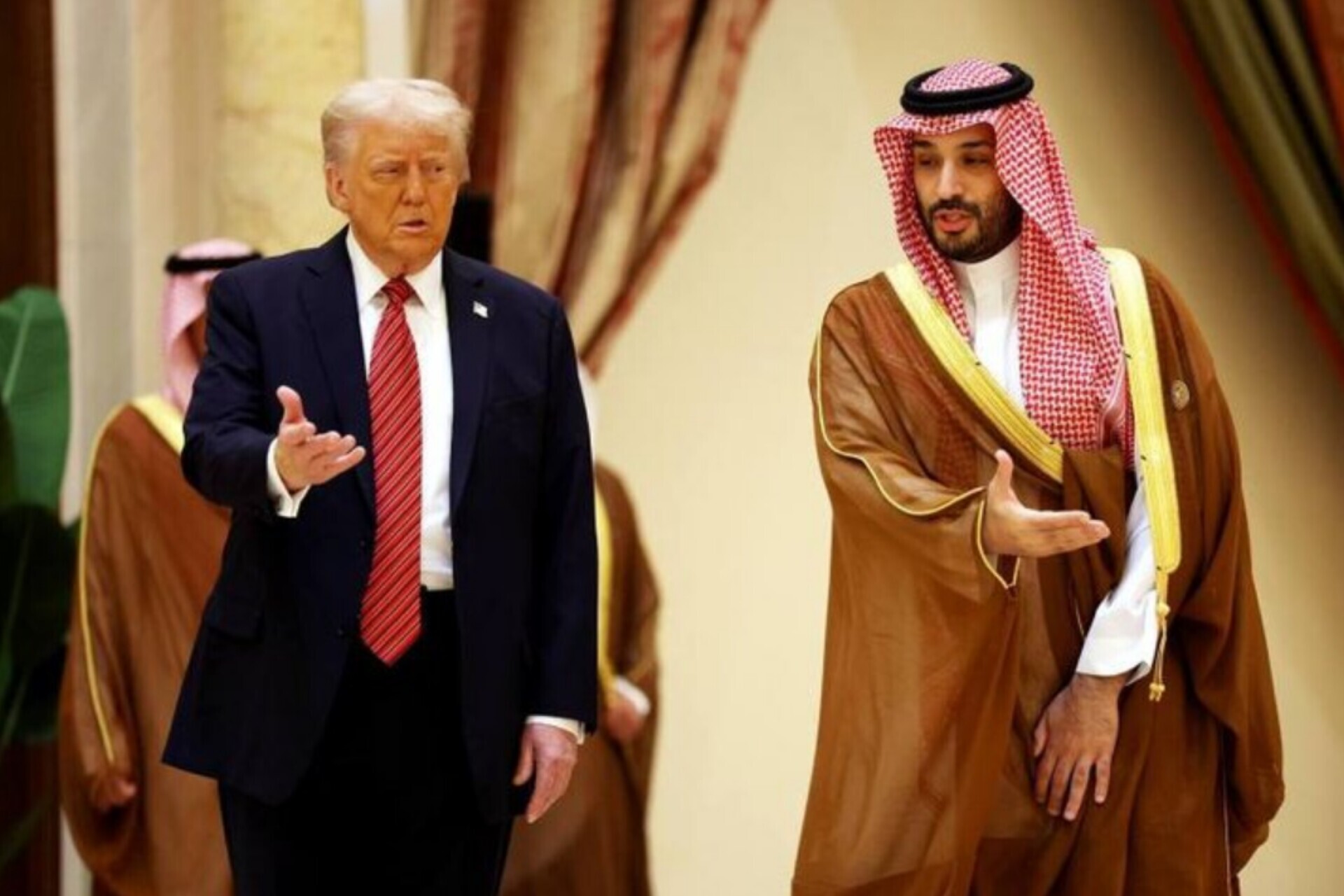 گفت‌وگوی تلفنی «ترامپ» با «بن سلمان»، «نتانیاهو» و «امیر قطر» درباره ایران/ رایزنی درباره آخرین تحولات منطقه/ تأکید بر لزوم کاهش تنش‌ها و حرکت به‌سوی راه‌حل‌های دیپلماتیک