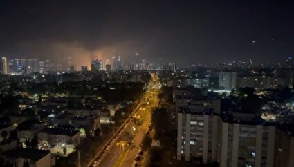ببینید/ لحظه برخورد موشک به قلب تل‌آویو