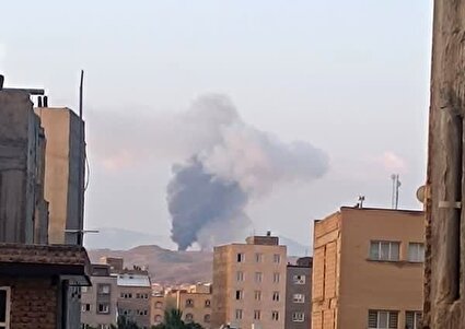 ببینید / مشاهدهٔ دود در اطراف تبریز در پی حمله جدید اسرائیل